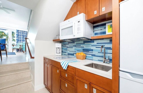Estate Frenchman Bay Apartment | Studio Loft Suite w/Kitchenette, Balcony, @ Limetree Beach Resort, Saint Thomas