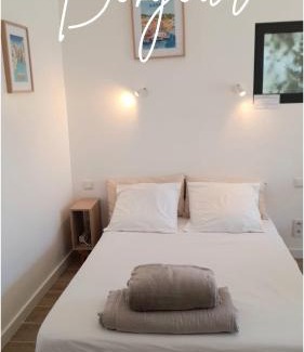 Puget-Ville Apartment | Studio logement entier calme neuf climatisé avec extérieur