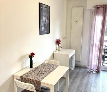 Cronenbourg Est Apartment | Studio lumineux dans ancien Cronenbourg