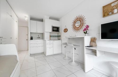 Cannes Apartment | Studio lumineux, WIFI à deux pas de la Croisette
