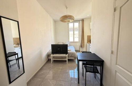 Parilly Apartment | Studio Lune New & Cozy - Centre Vénissieux
