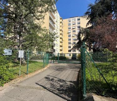 8th Arrondissement Apartment | Studio Lyon 8 proche hôpitaux