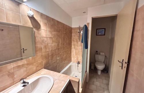 Arles City Centre Apartment | Studio Méditerranée au pied des Arènes