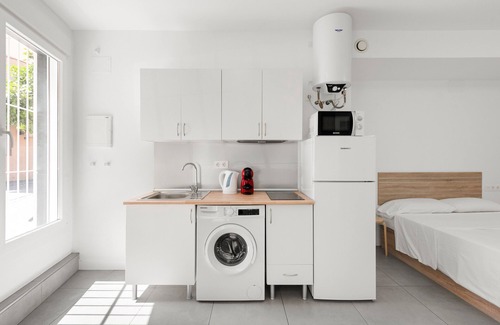Cruz de Humilladero Apartment | Studio 'Maria Zambrano' with Wi-Fi and Air Conditioning