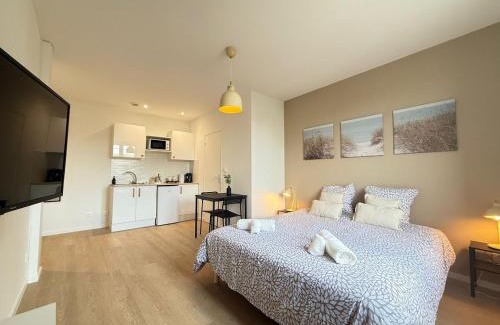 Parilly Apartment | Studio Mars NEW & Cozy - Parilly Train Station
