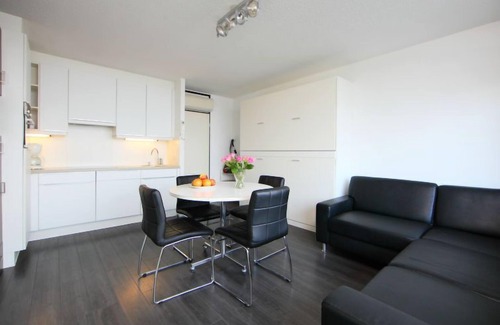 Bredene Apartment | Studio met garage by Interhome