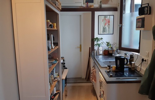 Montreuil Apartment | Studio Meublé Idéalement Situé à Montreuil, Avec Joli Jardin!