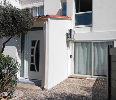 Castelnau-le-Lez Apartment | studio meublé wifi à proximité du tram