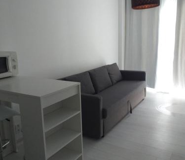 Castelnau-le-Lez Apartment | studio meublé wifi à proximité du tram