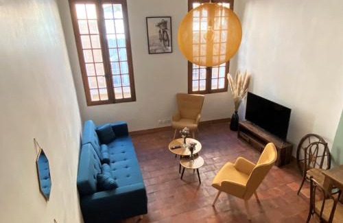 Aix-en-Provence Historic Centre Apartment | Studio Mezzanine Mairie