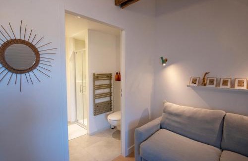 Sauzon Apartment | Studio moderne à Sauzon avec WIFI et vue sur le port - FR-1-418-189