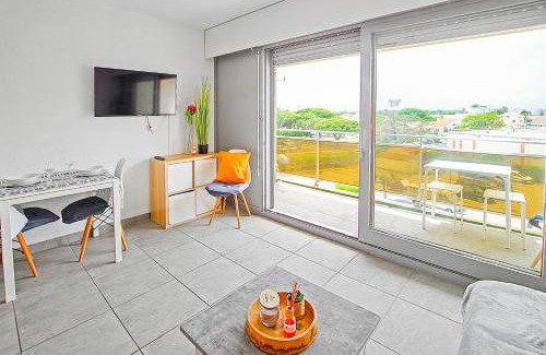 Les Arenes Apartment | Studio moderne avec parking et piscine- 313