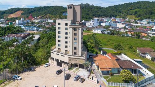 Santa Terezinha Apartment | Studio Moderno c/Piscina e Garagem