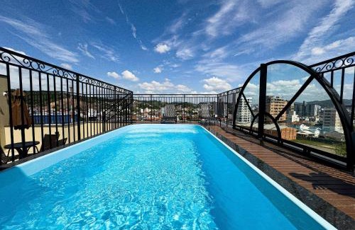 Santa Terezinha Apartment | Studio Moderno c/Piscina e Garagem