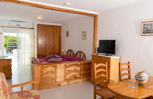Portinatx Apartment | Studio next to the beach with pool view