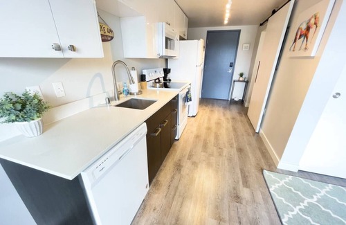 Southcenter Apartment | Studio near airport sleeps 4 near Bellevue | Seattle | Renton