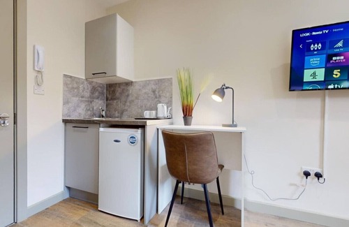 Latchmere Apartment | Studio Near Battersea Park