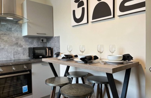 Latchmere Apartment | Studio Near Battersea Park