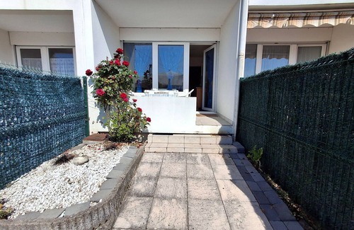 Port District Apartment | Studio near beach in Châtelaillon with terrace and parking - Pets allowed