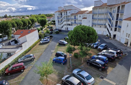 Port District Apartment | Studio near beach in Châtelaillon with terrace and parking - Pets allowed