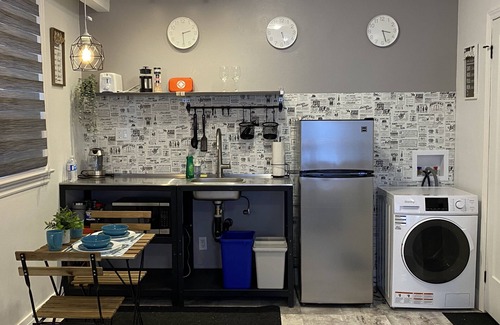 Markland Wood Apartment | Studio near Pearson Airport and Kipling subway