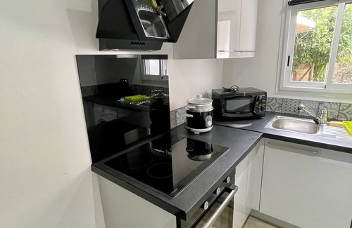 Montvert-les Bas Apartment | Studio Neuf Tout Équipé Avec Jacuzzi Dans une Maison de Type Coloniale Créole !