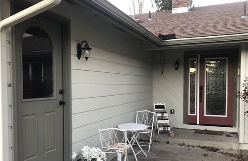 Corvallis Apartment | Studio next to beautiful Hiking trails peaceful neighborhood