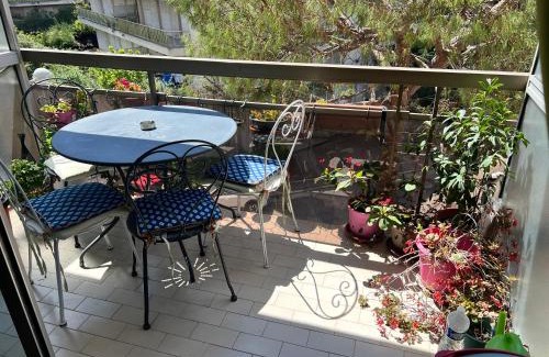 Mantega Apartment | Studio Nice colline avec parking privé
