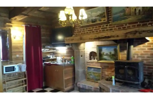 Crasville-la-Mallet Apartment | Studio Norman fireplace
