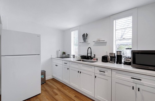 Tobin Hill Apartment | Studio Nr DT River Walk + Alamo | Games BBQ Yard