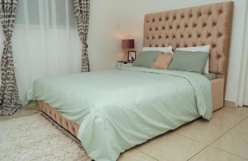 Libreville Apartment | Studio Okala M Appartement meublé proche aéroport Libreville