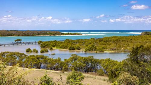 Urunga Apartment | Studio on Morgo over looking the ocean and rivers