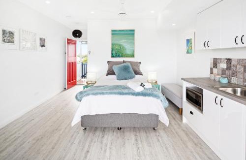 Urunga Apartment | Studio on Morgo over looking the ocean and rivers