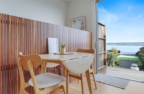 Merimbula Apartment | Studio on Tasman - Stunning views - 3+ nights