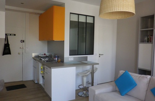 Vannes Apartment | Studio on the port of Vannes for 2 people - self-contained arrival. Free WiFi