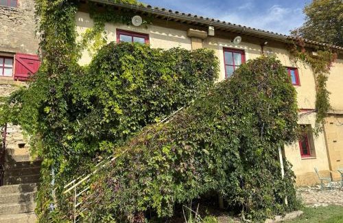 Rognes Apartment | Studio Ouest - Chambre avec vue vignoble - Domaine viticole Château Barbebelle Rognes - Proche d'Aix-en-Provence