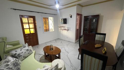 Libreville Apartment | Studio ovangi bis