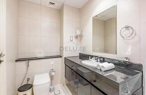 Jumeirah Village Apartment | Studio Overlooking the Pool, Close to Parks, Grocery Stores, and Circle Mall, Damac Ghalia, JVC by Deluxe Holiday Homes