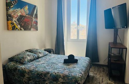 Hotel-de-Ville Apartment | Studio paisible, climatisé avec vue Notre Dame