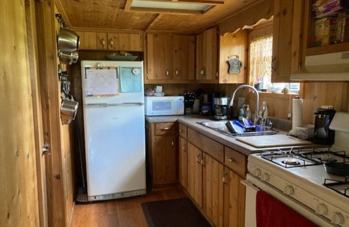 Hector Apartment | Studio Park Model Cabin in the Heart of Wine Country