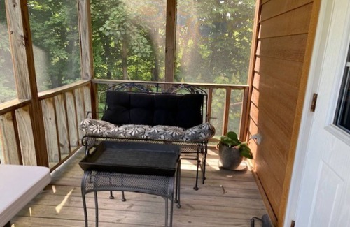 Hector Apartment | Studio Park Model Cabin in the Heart of Wine Country