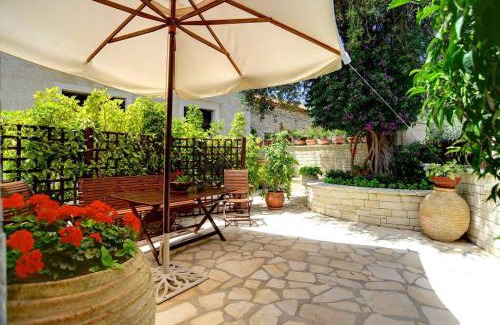 Mpogdanatika House | Studio Petrino - A holiday nest!