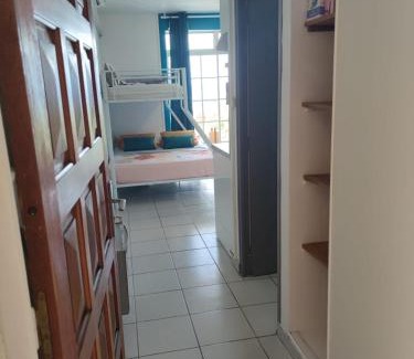 Fond Lahaye Apartment | STUDIO PIEDS DANS L EAU A SCHOELCHER