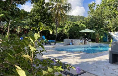 Case-Pilote Apartment | Studio Piscine Privée - 1 min à pied de la plage