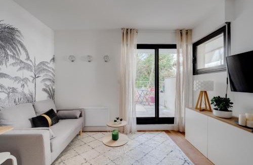 Saint - Aubin - Dupuy Apartment | Studio Place Dupuy, clim, parking, terrasse
