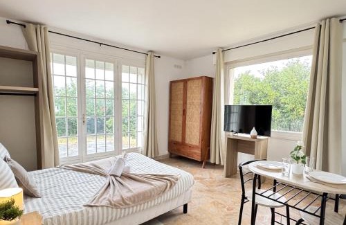 Meaux Apartment | Studio Platanes 2 - Proche Disneyland - Parking Gratuit - Meaux