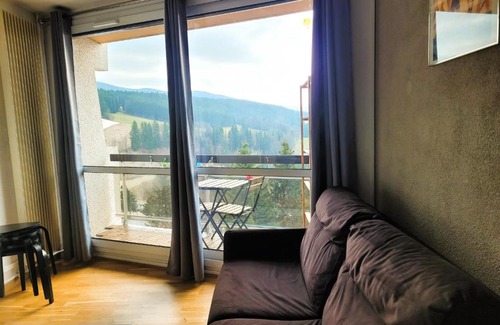 Villard-de-Lans Apartment | STUDIO plein sud "Les Arolles" Balcon de VILLARD DE LANS