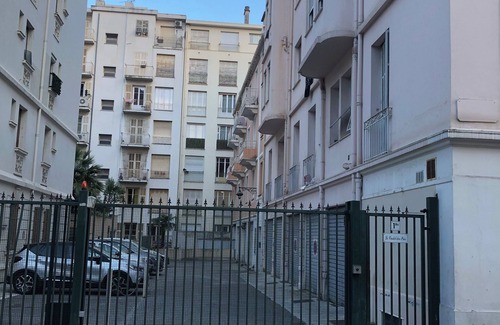 Saint Philippe Apartment | Studio Pleins Centre Ville a 5 Minutes de la mer et de la Gare à Pieds
