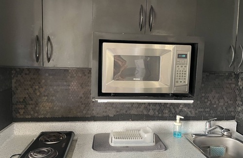 Parque Apartment | Studio: Pool, Parking, Wi-fi, Steps to the Beach!