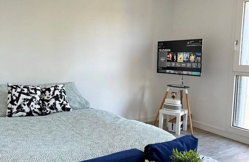 Le Kremlin-Bicetre Apartment | Studio Porte d'Italie